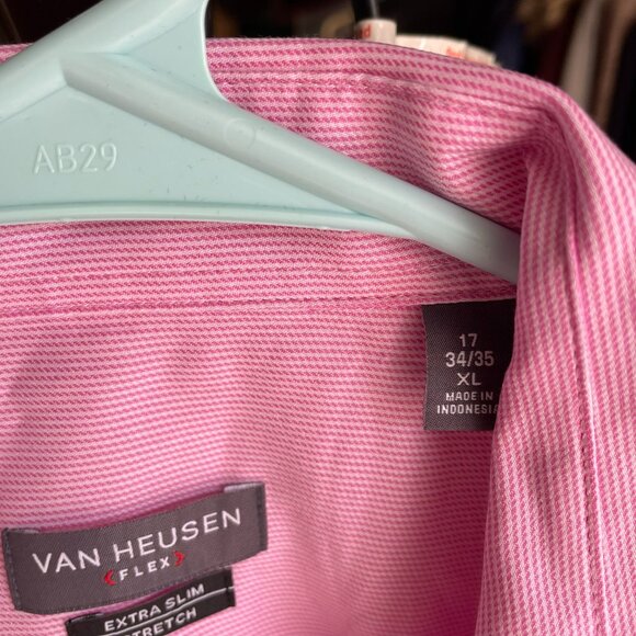 Van Heusen Mens Dress Shirt NWT - Picture 2 of 4